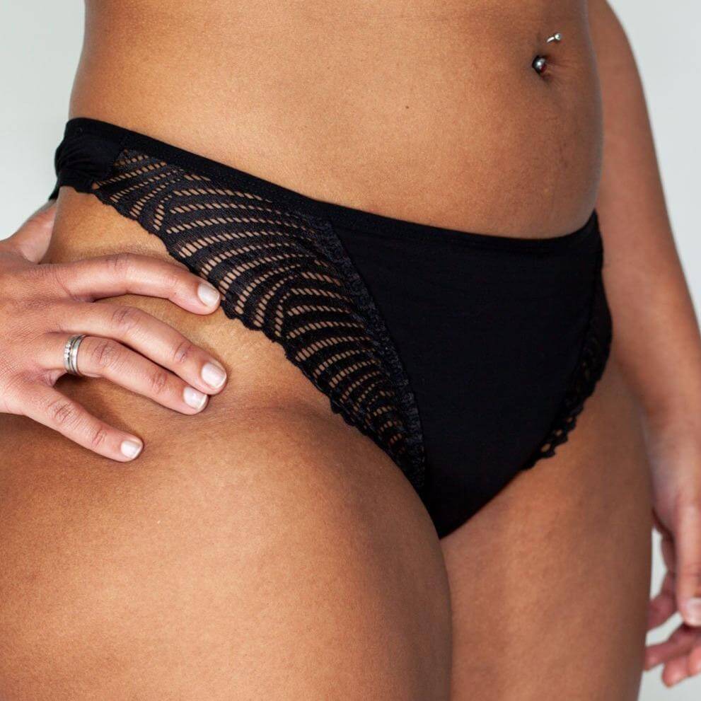 Period Underwear - Lacy String - Light Flow - Plastic Free Amsterdam
